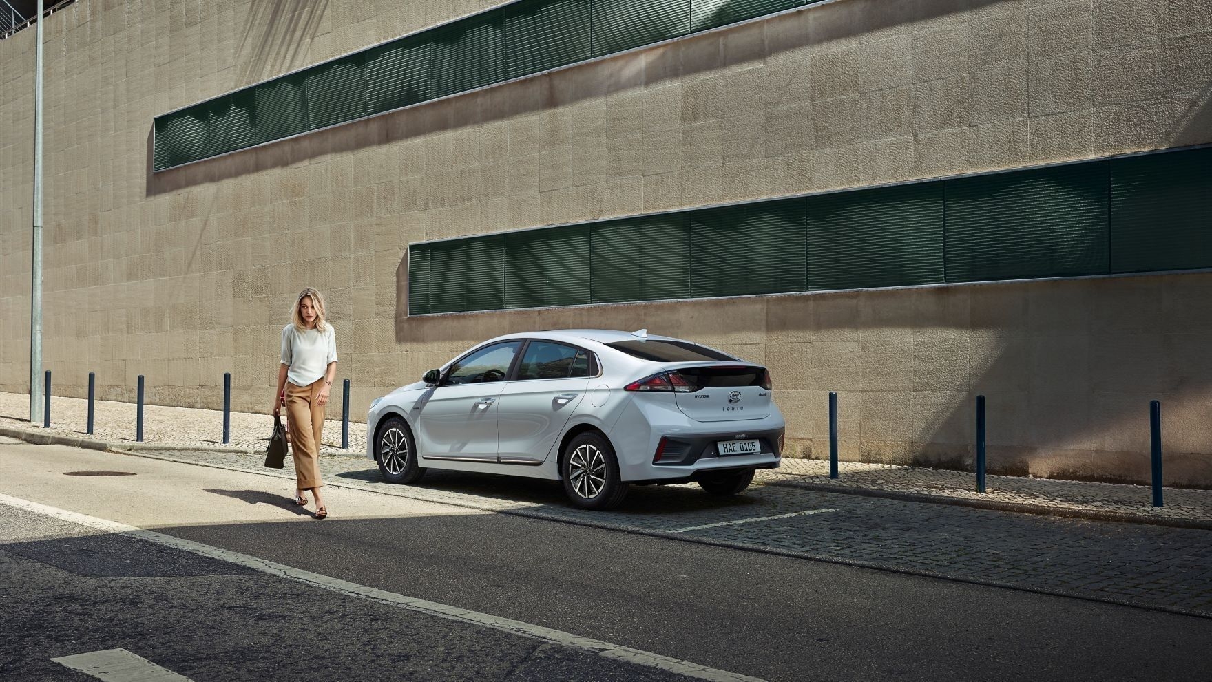 Како да го полните вашето електрично возило на работа