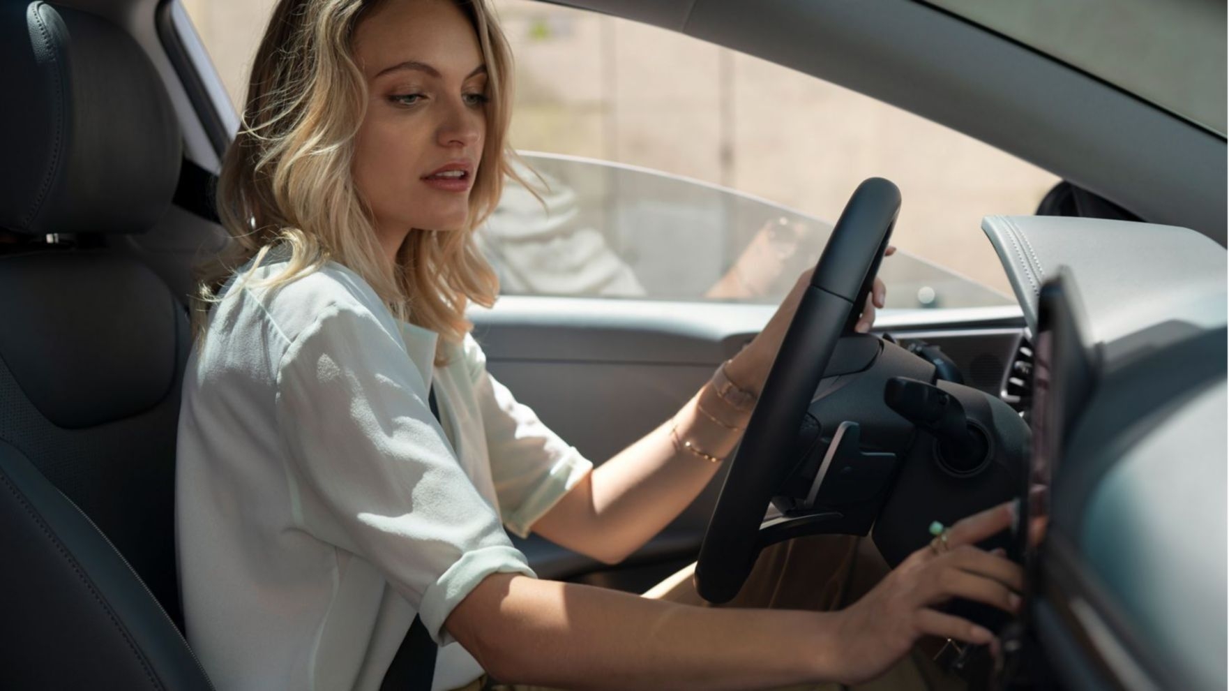 Како да го полните вашето електрично возило на пат