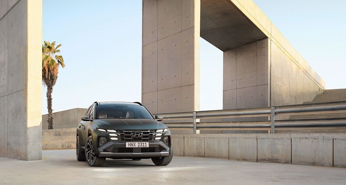 Го надминува обичното. 